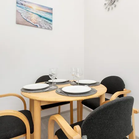 Stylowe W Sopocie Z Parkingiem Tylko 8 Minut Spaceru Od Morza By Renters