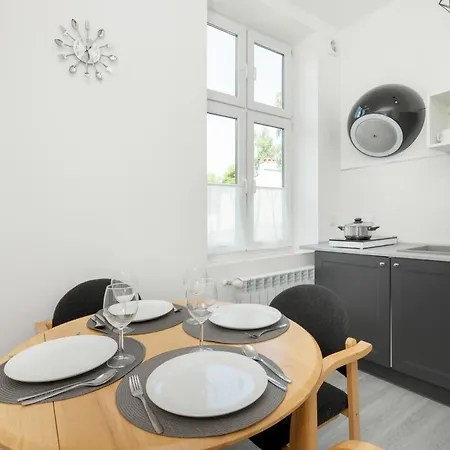 Stylowe W Sopocie Z Parkingiem Tylko 8 Minut Spaceru Od Morza By Renters Сопот